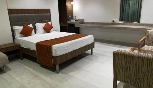 Deluxe Garden Facing Room