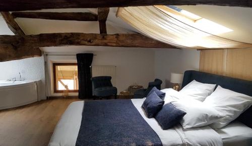 Deluxe Double Room with Bath