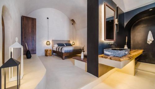 Senior Suite with Outdoor Hot Tub