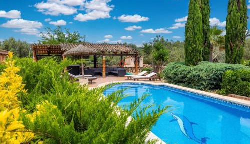 Villa with Garden View
