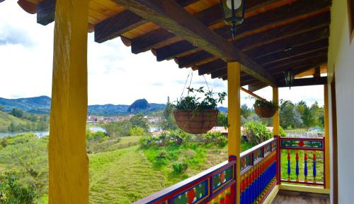 Two-Bedroom Deluxe Apartment with Balcony