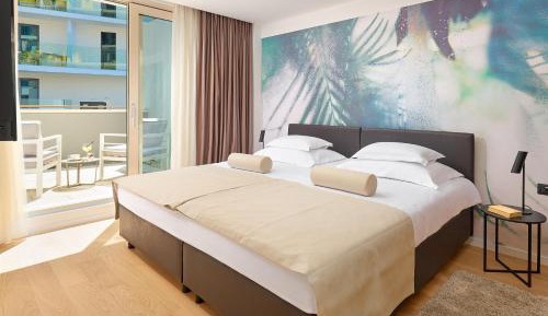 One-Bedroom Apartment with Garden View - Ground Floor