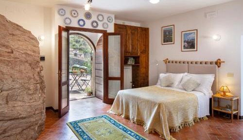 Studio with Balcony (2 Adults)