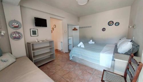 Studio with Private Courtyard