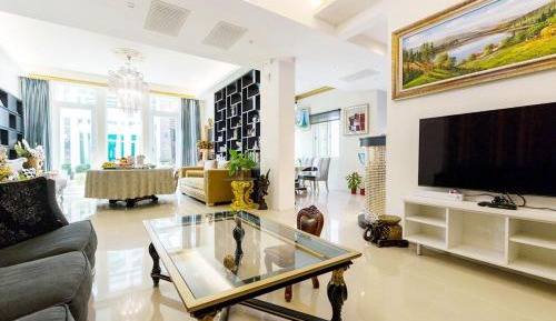 Queen Room