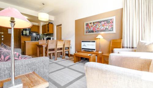 Apartment with Mountain View