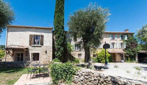 Studio with Garden View