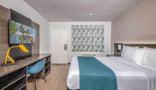 Queen Room - Non-Smoking