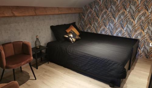 Quadruple Room with Private Bathroom