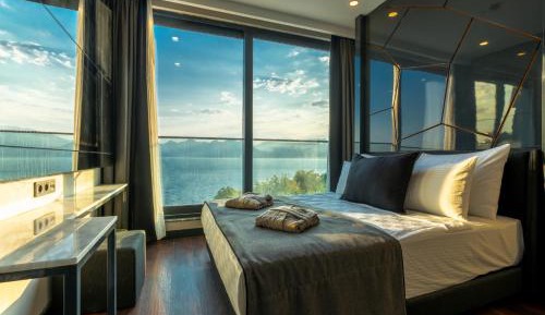 Deluxe Double Room with Sea View