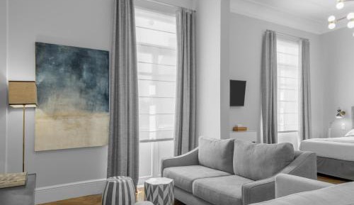 Signature Suite with Balcony & Acropolis View