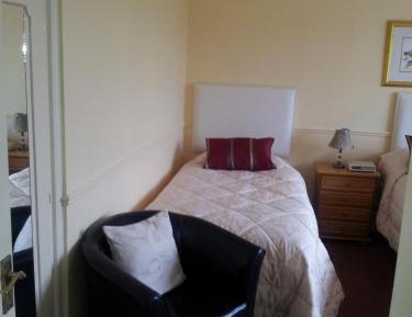 Standard Twin Room with Garden View