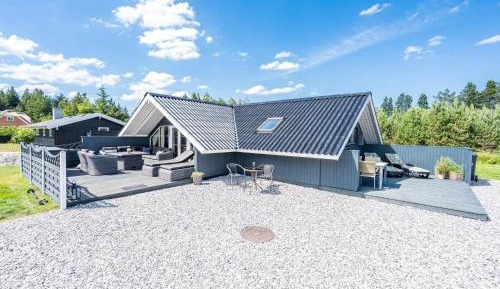 Three-Bedroom Holiday Home 