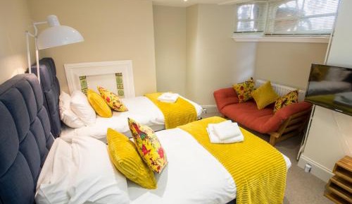 Twin Room with Shared Bathroom