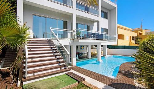 Villa with Garden View