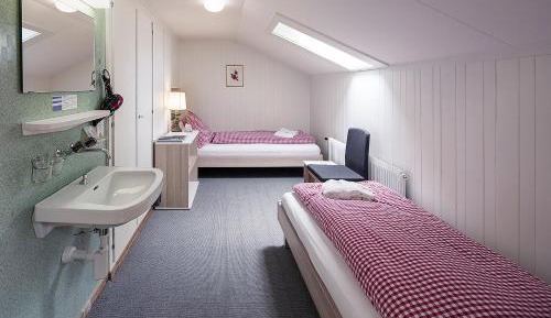 Basic Double or Twin Room with Shared Bathroom