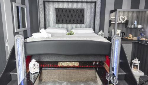 King Room with Spa Bath