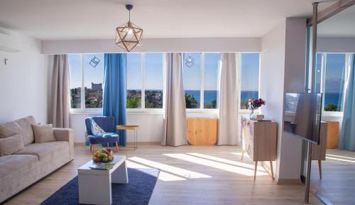 Studio Apartment with Sea View