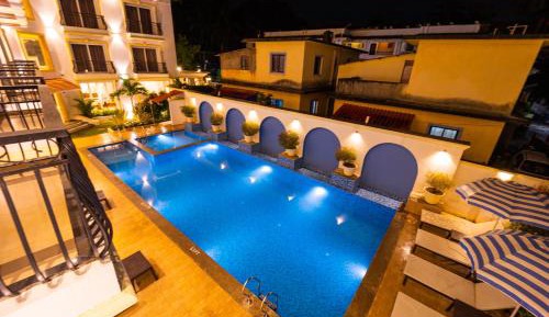 Super Deluxe Room with Pool View and Balcony
