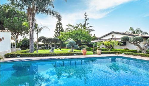 Three-Bedroom Holiday Home 