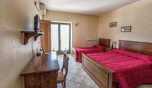 Triple Room with Mountain View