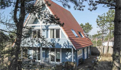 Three-Bedroom Holiday Home 