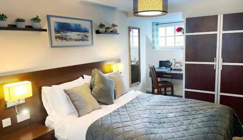 Deluxe Double Room with Shower