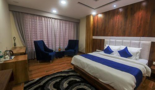 King Room with Balcony