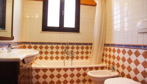 Single Room with Private External Bathroom