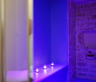 King Room with Spa Bath
