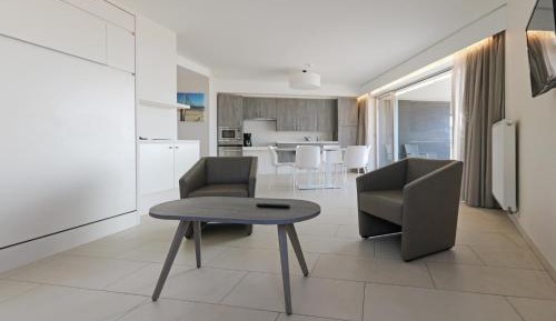 Superior Two-Bedroom Apartment side seaview XL
