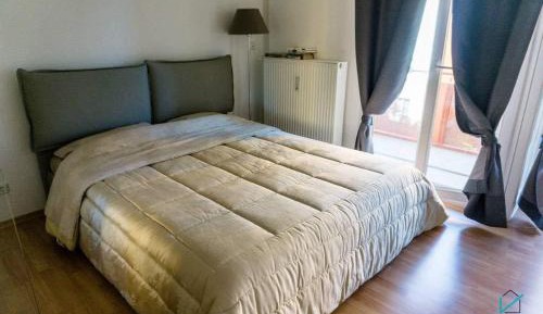 One-Bedroom Apartment with Bath