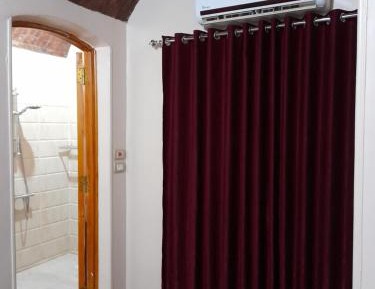 Twin Room with Private Bathroom