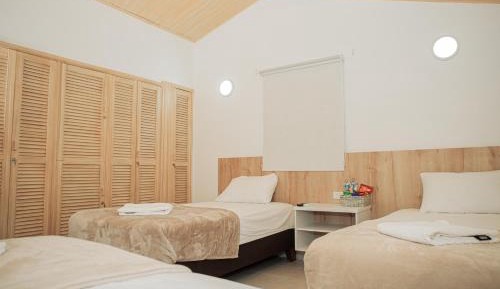 Deluxe Room (2 Adults + 1 Child)