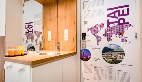 Small Double Room - No Window (Including free parking)