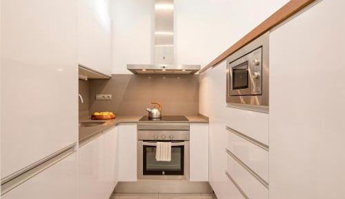 Three-Bedroom Apartment with Balcony