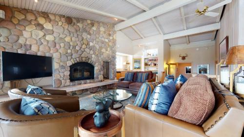 Four-Bedroom Apartment