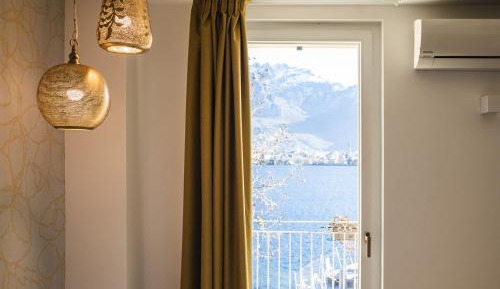 Suite with Lake View