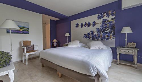 Family Room (2 Adults + 2 Children)