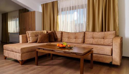 Deluxe Family Suite