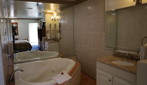 King Room with Spa Bath