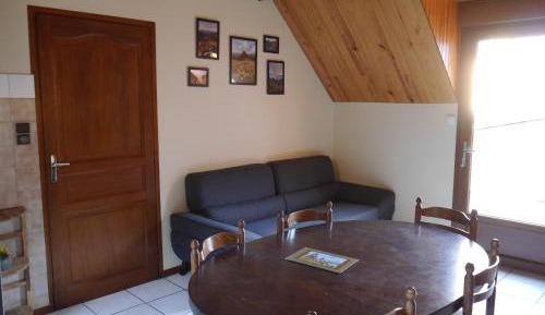 Apartment with Mountain View