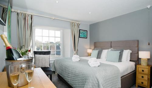 Twin Room with Private Bathroom