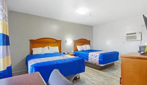 Queen Room with Two Queen Beds - Non-Smoking