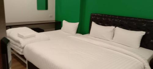 Basic Triple Room