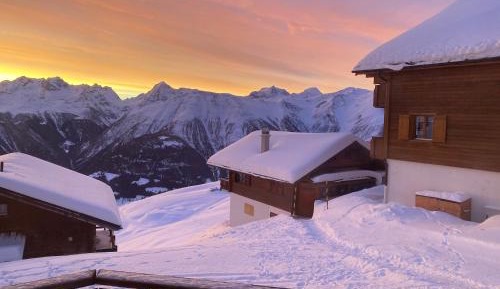 Studio with Mountain View