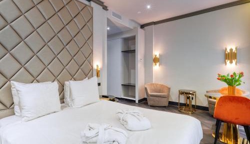 Queen Room - Patio view