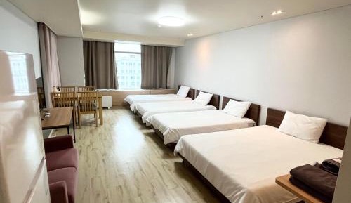 Deluxe Family Room