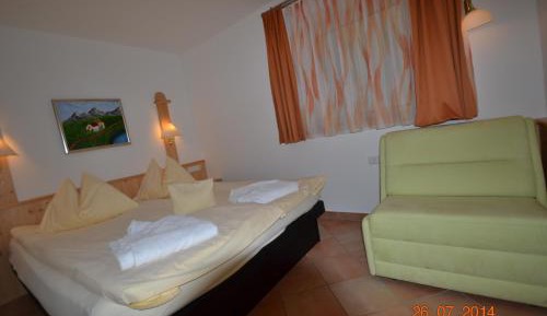 Deluxe Two-Bedroom Apartment