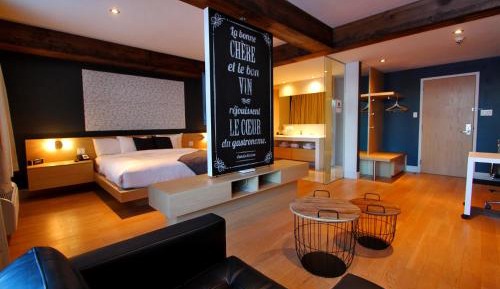 Suite with Landmark View